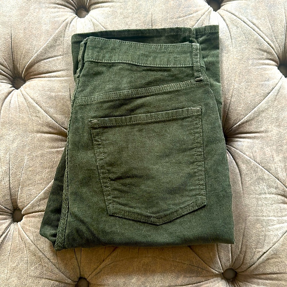 Old Navy boot cut jeans! So so cute but too long on me.